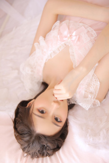 挽起裙子迈开腿坐上去的视频大全