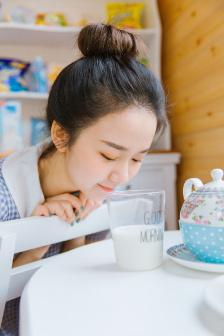 变成黑皮辣妹后和朋友做了无删资源网盘